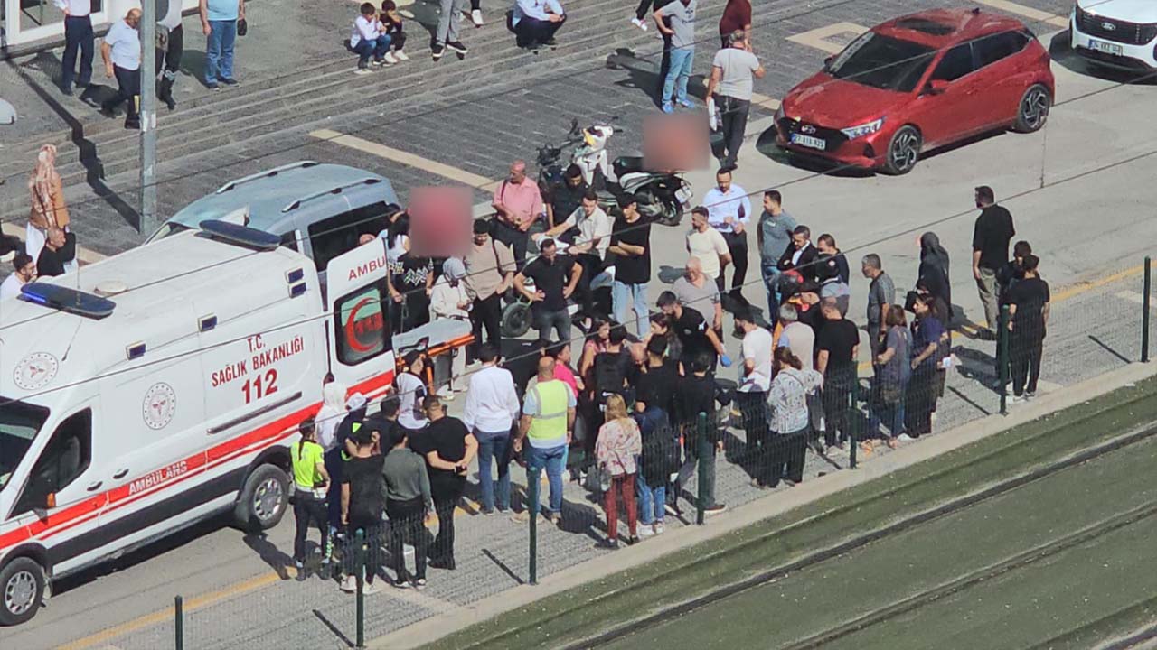 Yolun karşı tarafına geçmeye çalışan yayaya motosiklet çarptı
