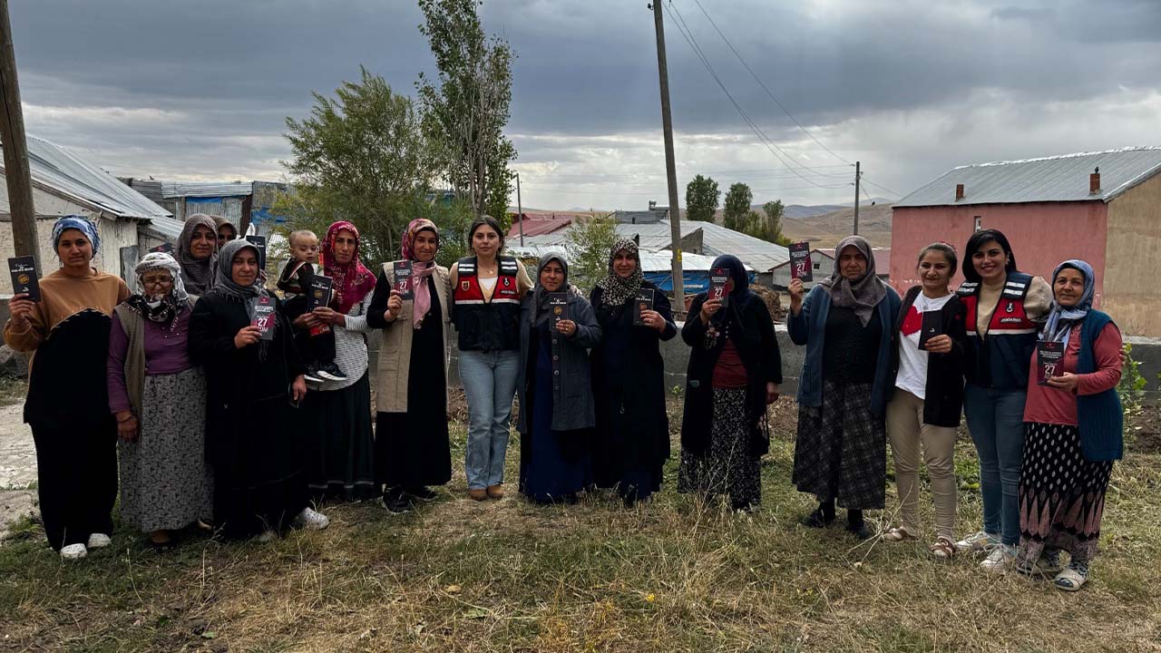 Kars’ta kadınlara KADES tanıtımı