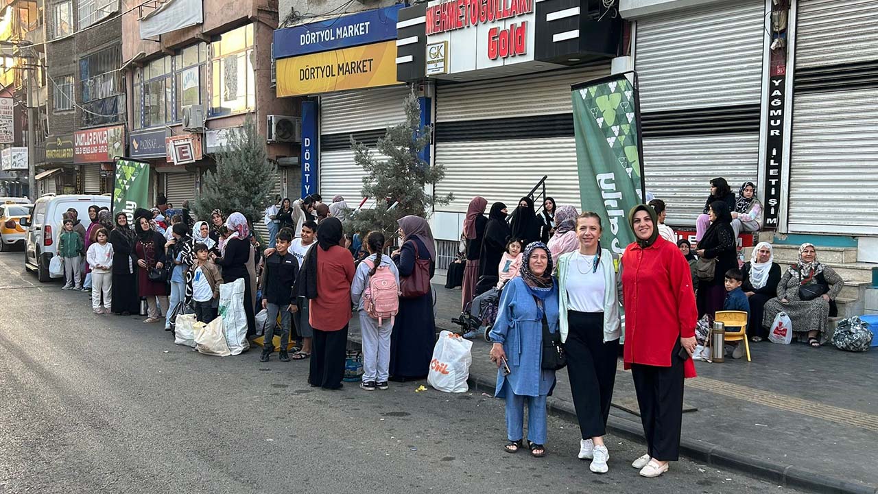 Diyarbakır’da kadın muhtar kadınları geziye götürdü