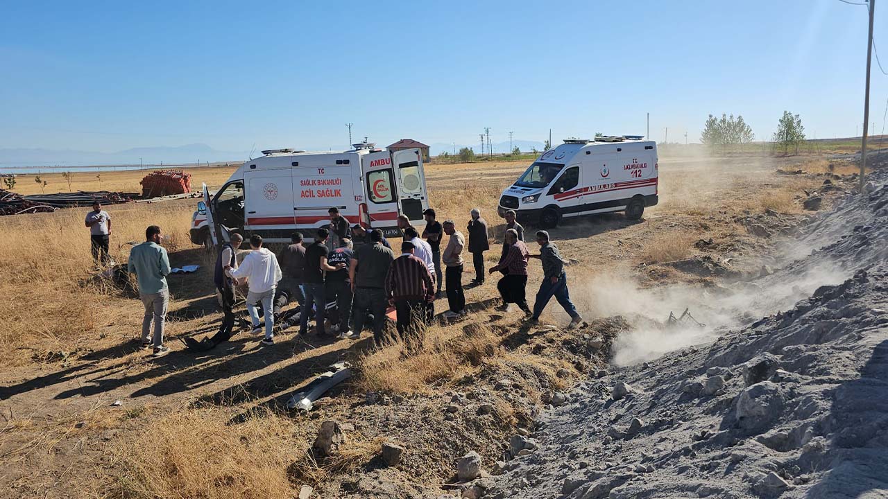 Bitlis’te düğün konvoyunda kaza: 4 yaralı