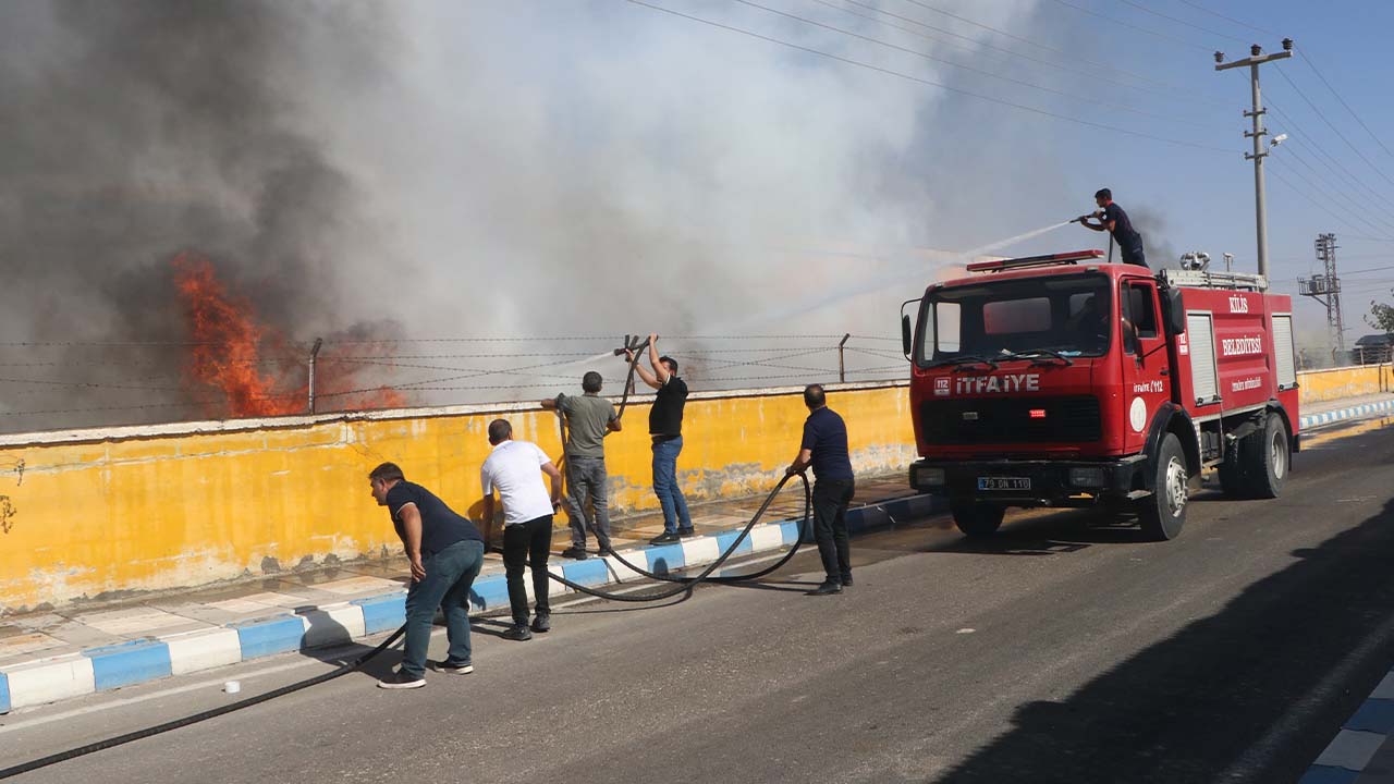 Kilis'te fabrikada çıkan yangın kontrol altına alındı