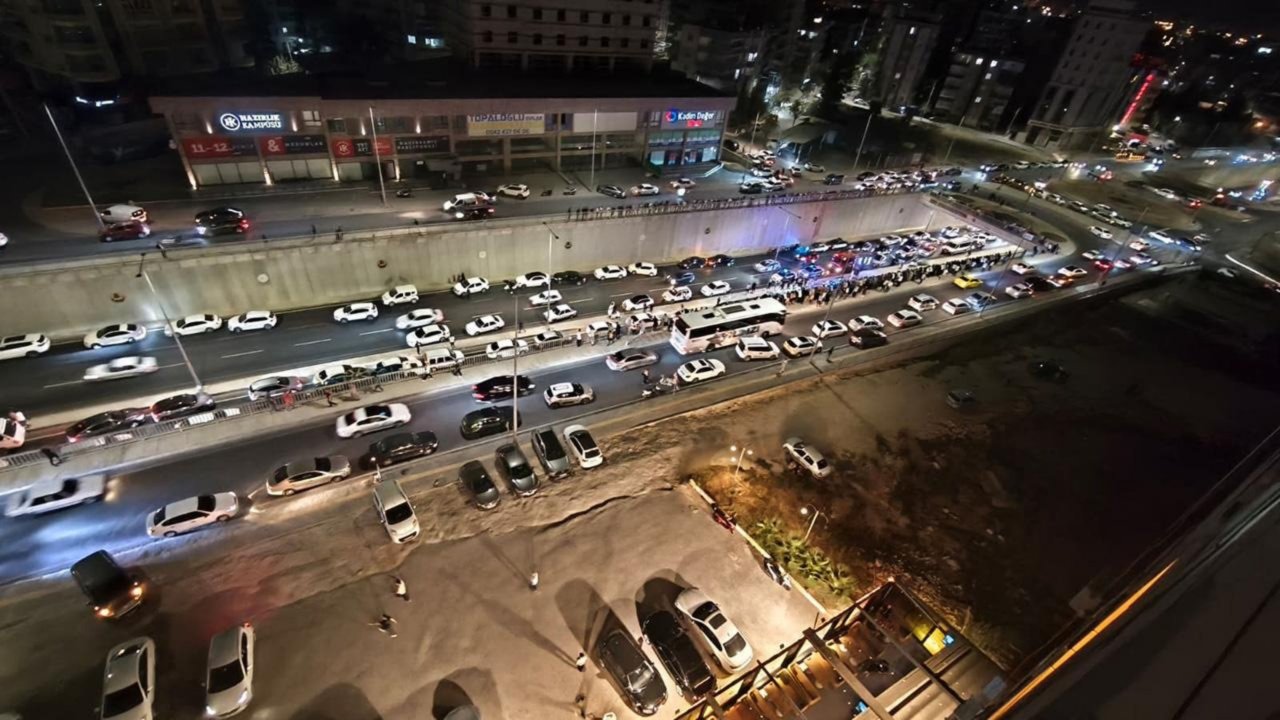 Şanlıurfa-Diyarbakır yolunda zincirleme kaza: Ölü ve yaralılar var