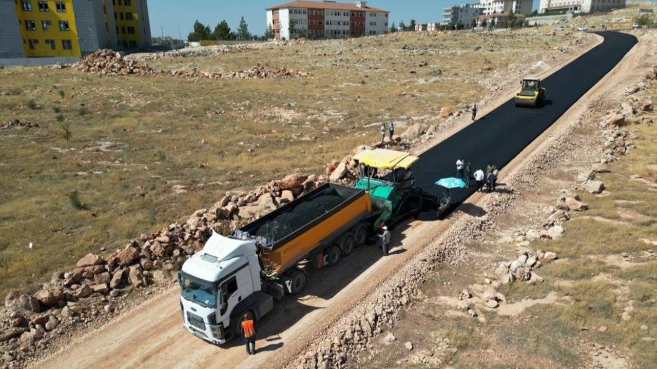 Şanlıurfa’da 30 mahallenin faydalandığı yol asfaltlandı