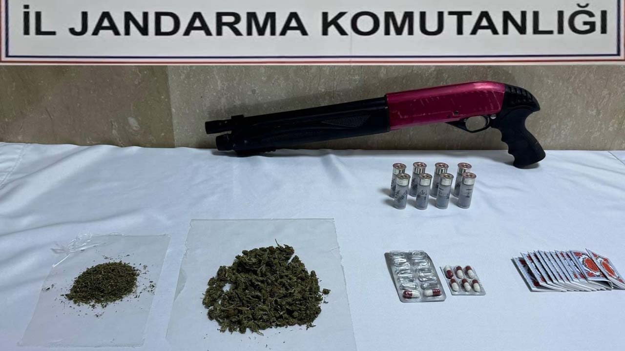 Bingöl’de operasyon: Uyuşturucu madde ve ruhsatsız silah ele geçirdi