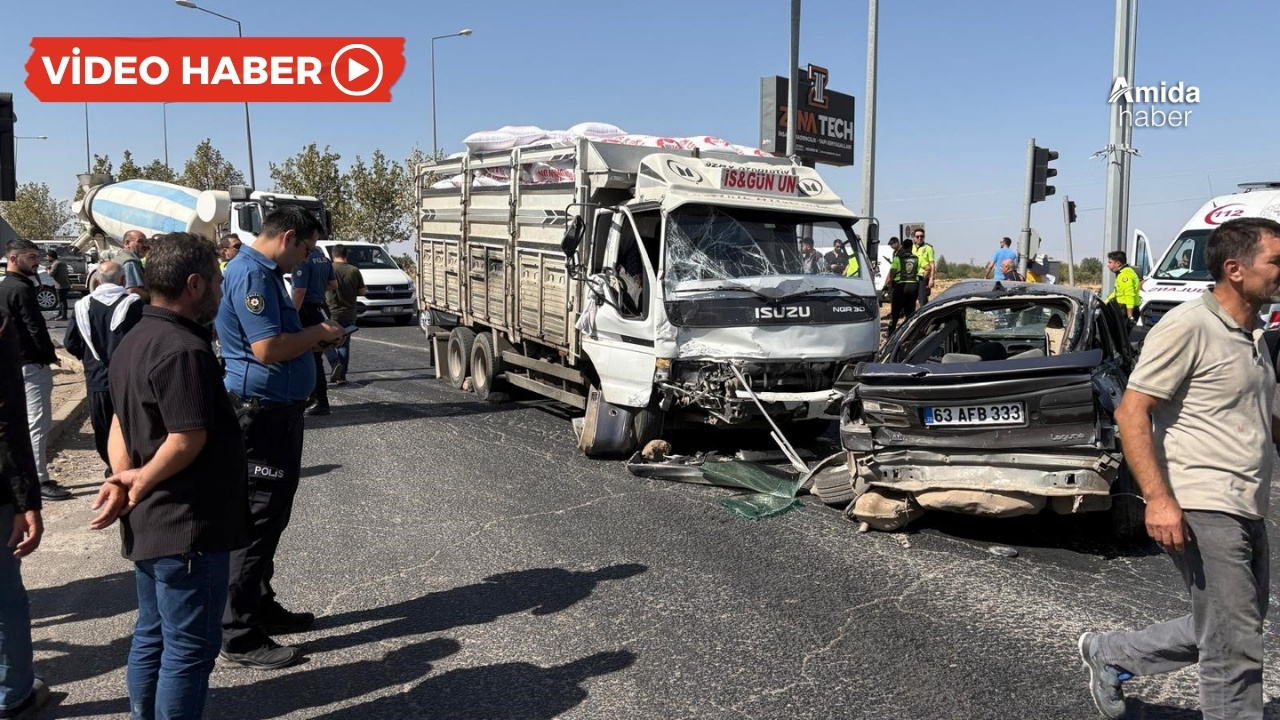Diyarbakır'da kamyon 4 aracı biçti: 2’si çocuk 10 yaralı