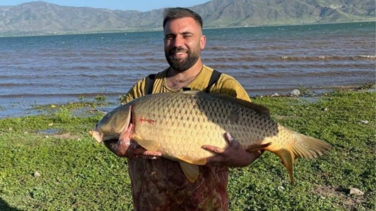 Keban’da 32 kiloluk balık yakalandı