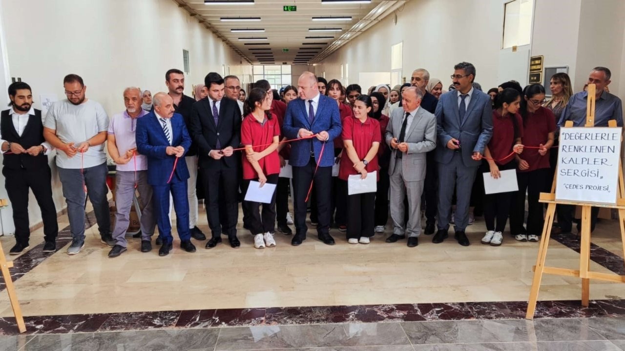 Diyarbakırlı genç ressamların sergisi açıldı