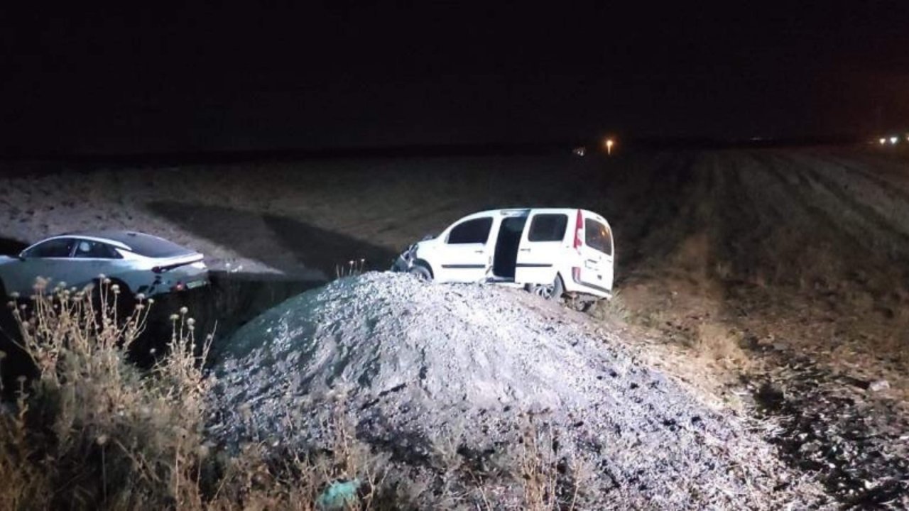 Şırnak’ta iki araç tarlaya uçtu