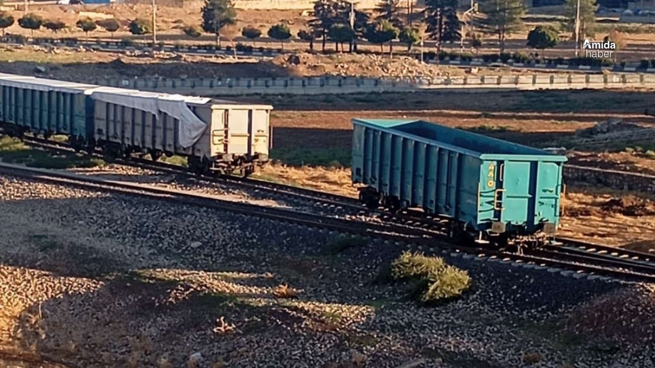Siirt’te tren vagonu raydan çıktı