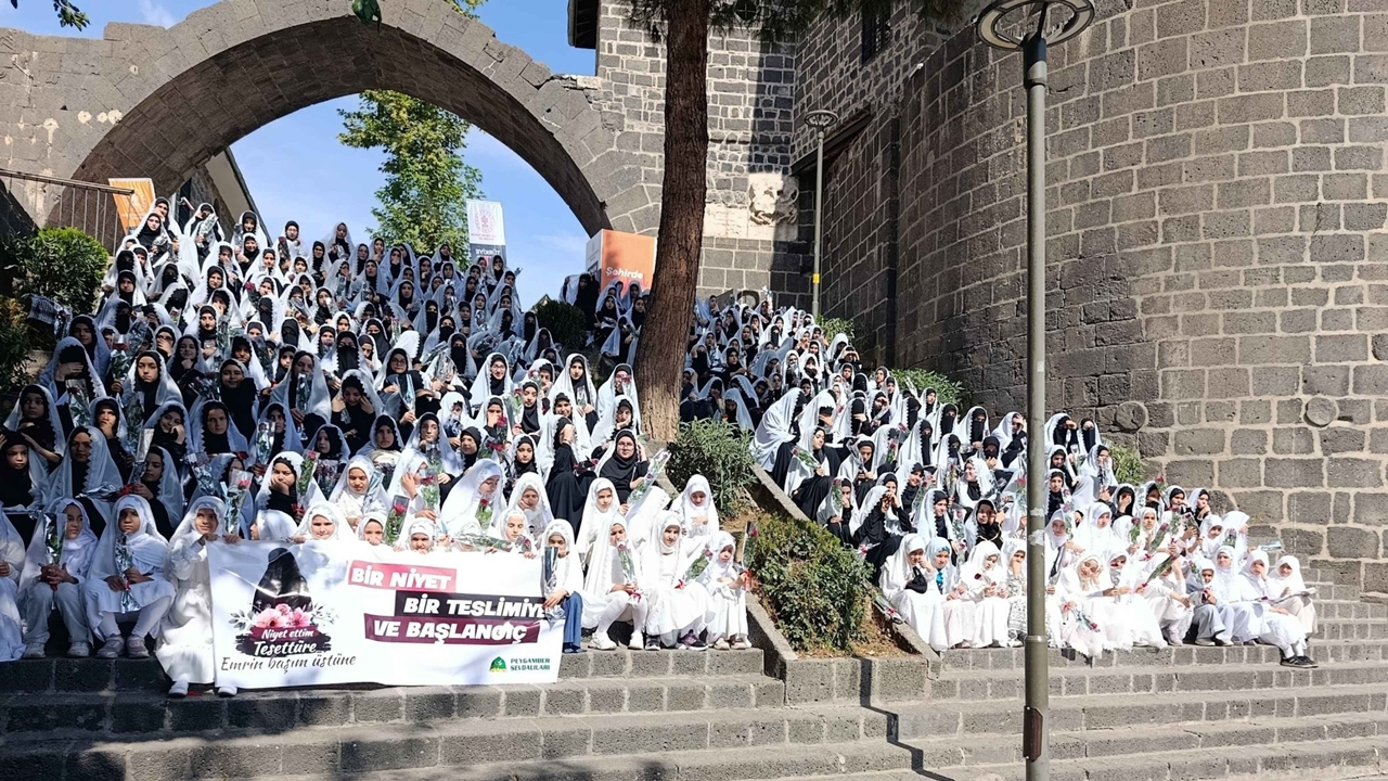 Diyarbakır'da 'Niyet Ettim Tesettüre' programı
