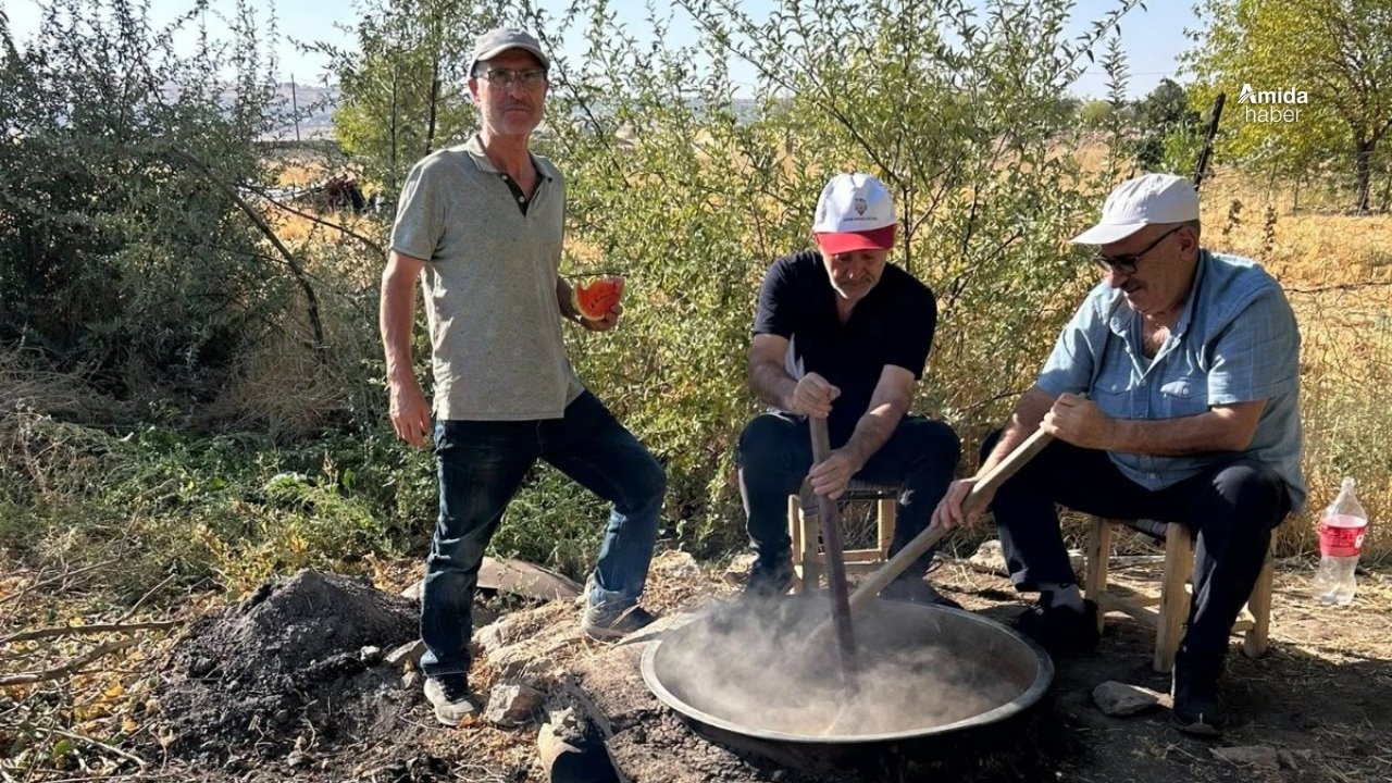 Diyarbakır’da pestil ve cevizli sucuk mesaisi sürüyor