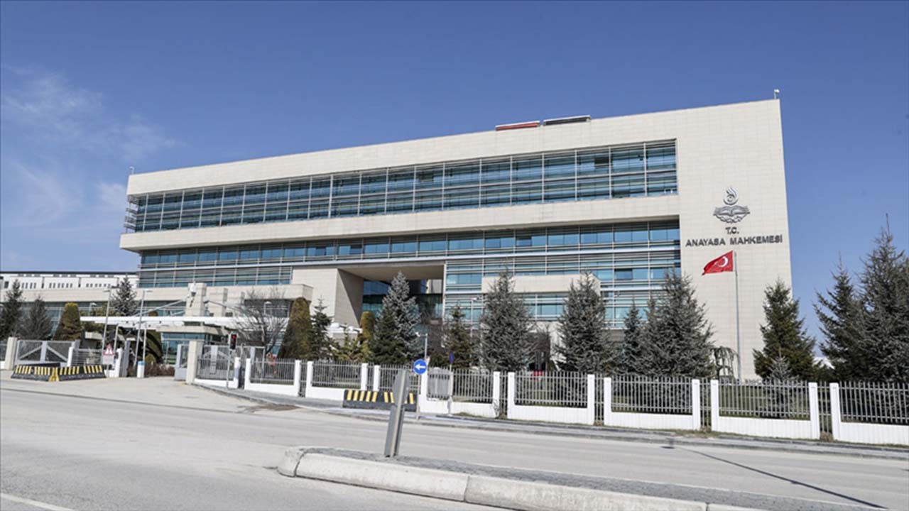 AYM Basın İlan Kurumu’nun ilan kesme kararını iptal etti