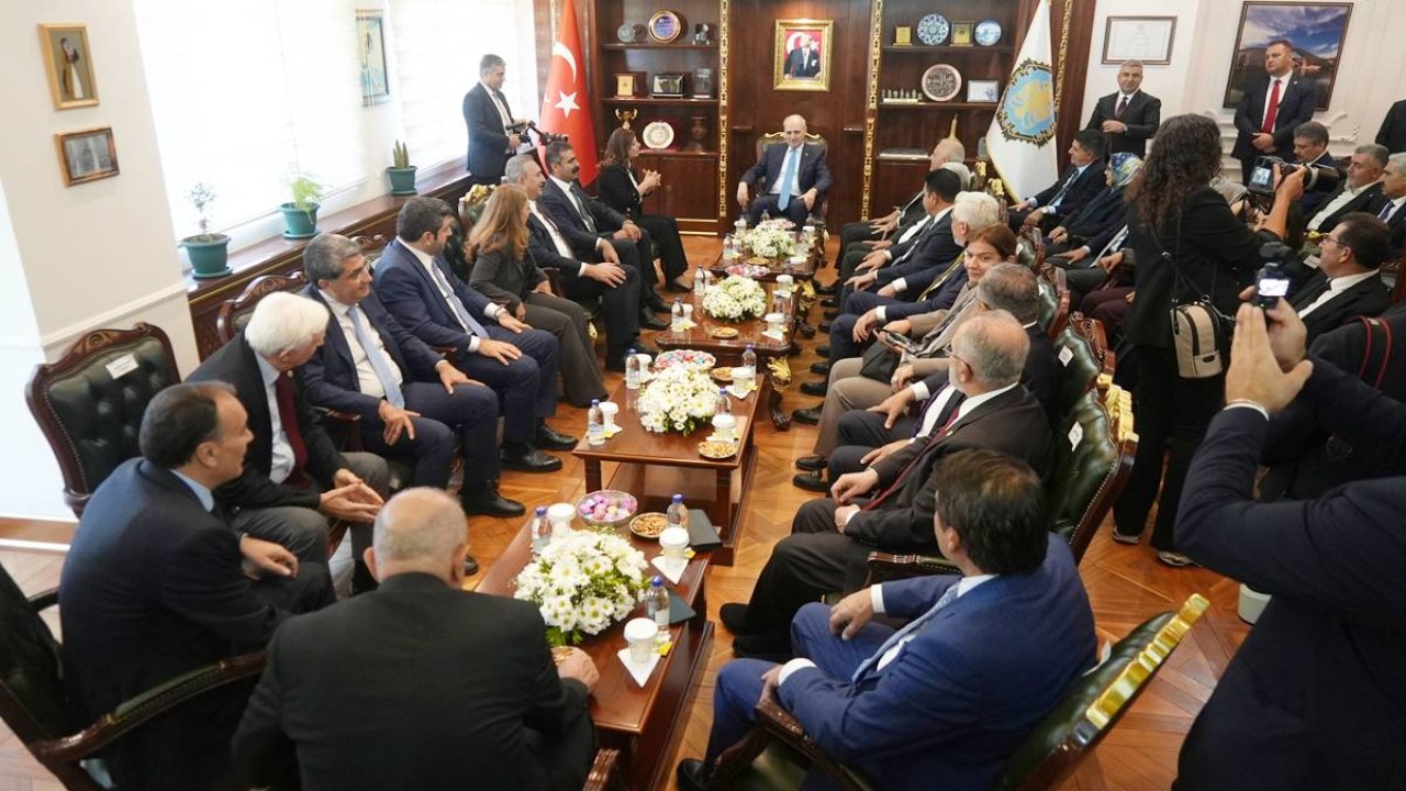 Kurtulmuş Diyarbakır’da belediyeyi ziyaret etti