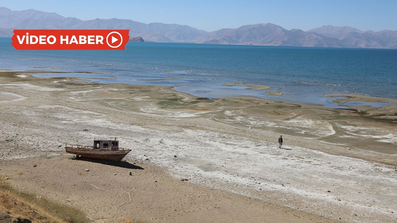 Buharlaşma 2 kat arttı, Van Gölü metrelerce çekildi