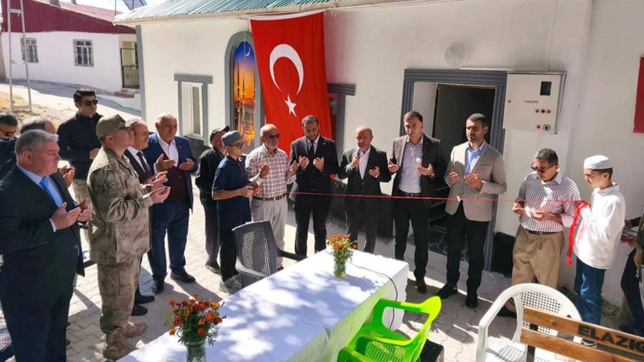 Tunceli’de onarılan köy camisi törenle hizmete girdi