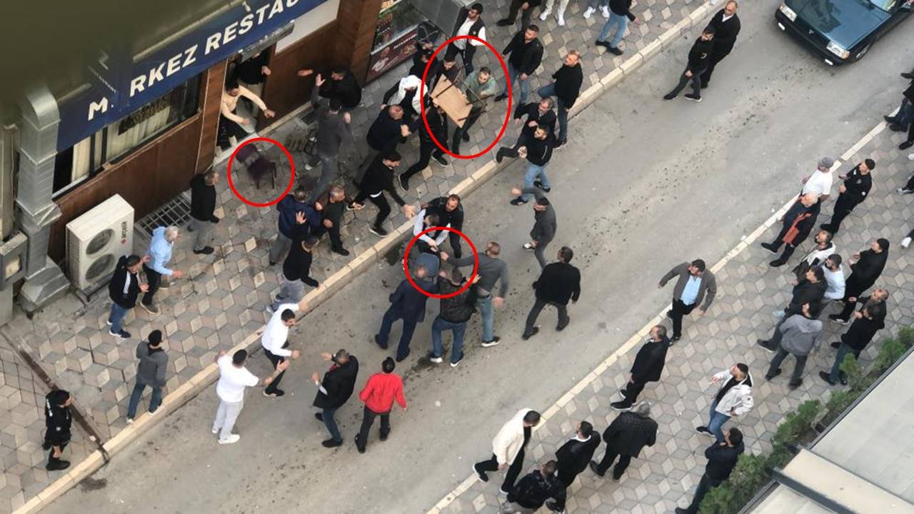 Elazığ’da kavga büyüdü, masa ve sandalyeler havada uçuştu