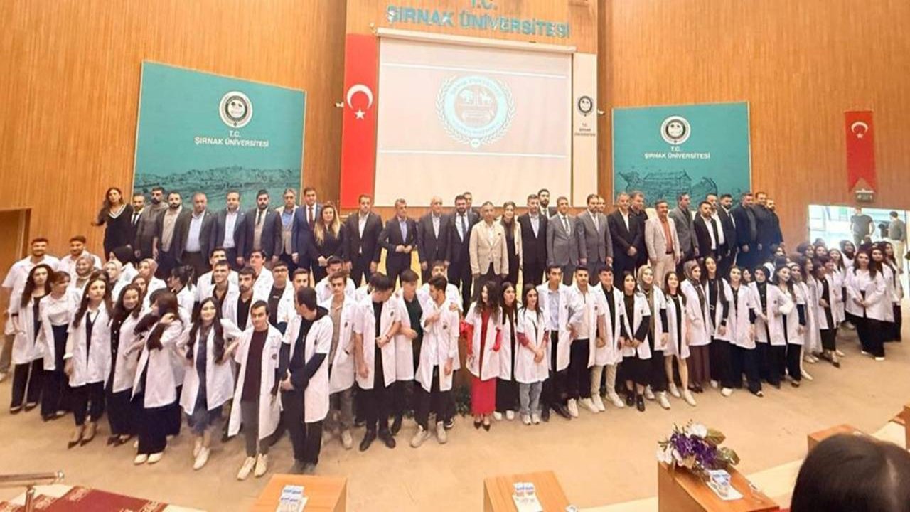 Şırnak’ta genç hemşireler ve ebeler ilk beyaz önlüklerini giydi