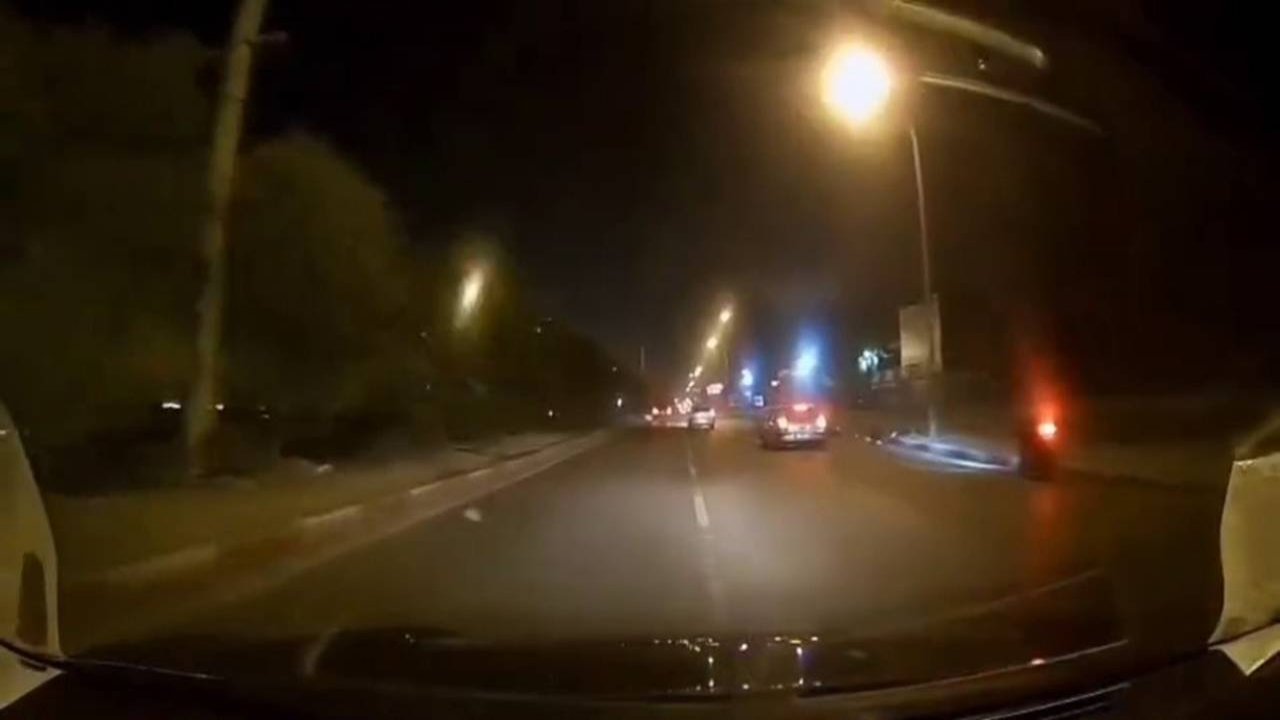 Adana'da makas atan bir otomobil, motosikletle çarpıştı