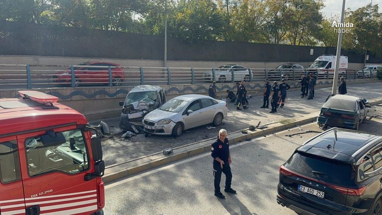 Alt geçitte feci kaza: 1 ölü, 4 yaralı