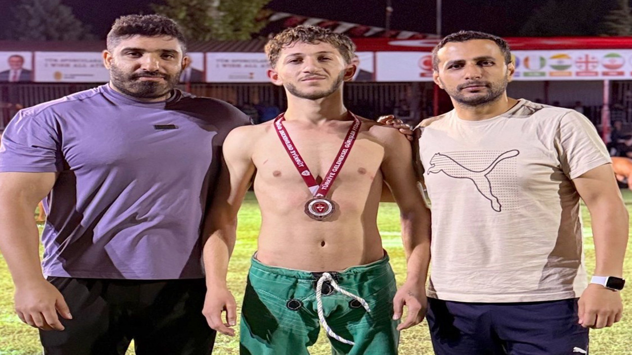 Hakkârili Bedirhan Türkiye üçüncüsü oldu