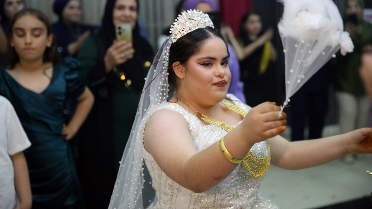 Diyarbakır’da down sendromlu genç kıza düğün