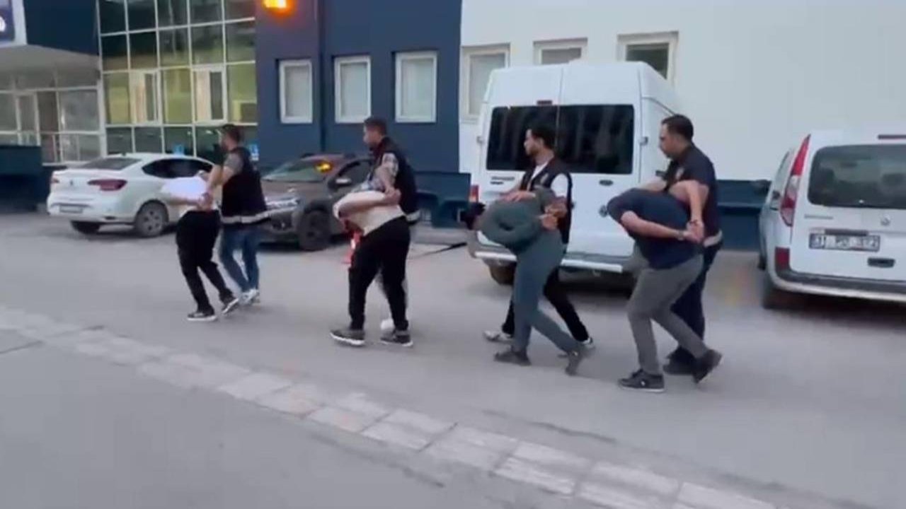 Havaya rastgele silah sıkan 4 kişi yakalandı