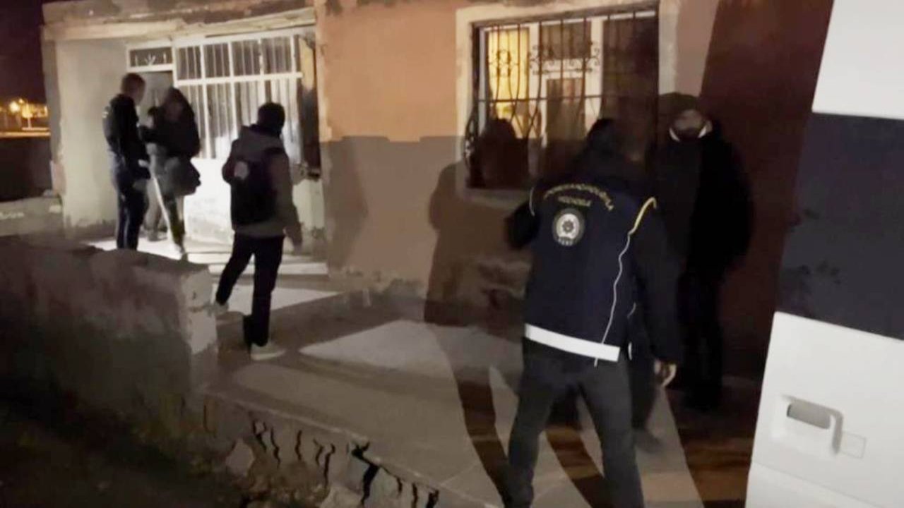 Ağrı’da düzensiz göçmen ile 2 organizatör yakalandı