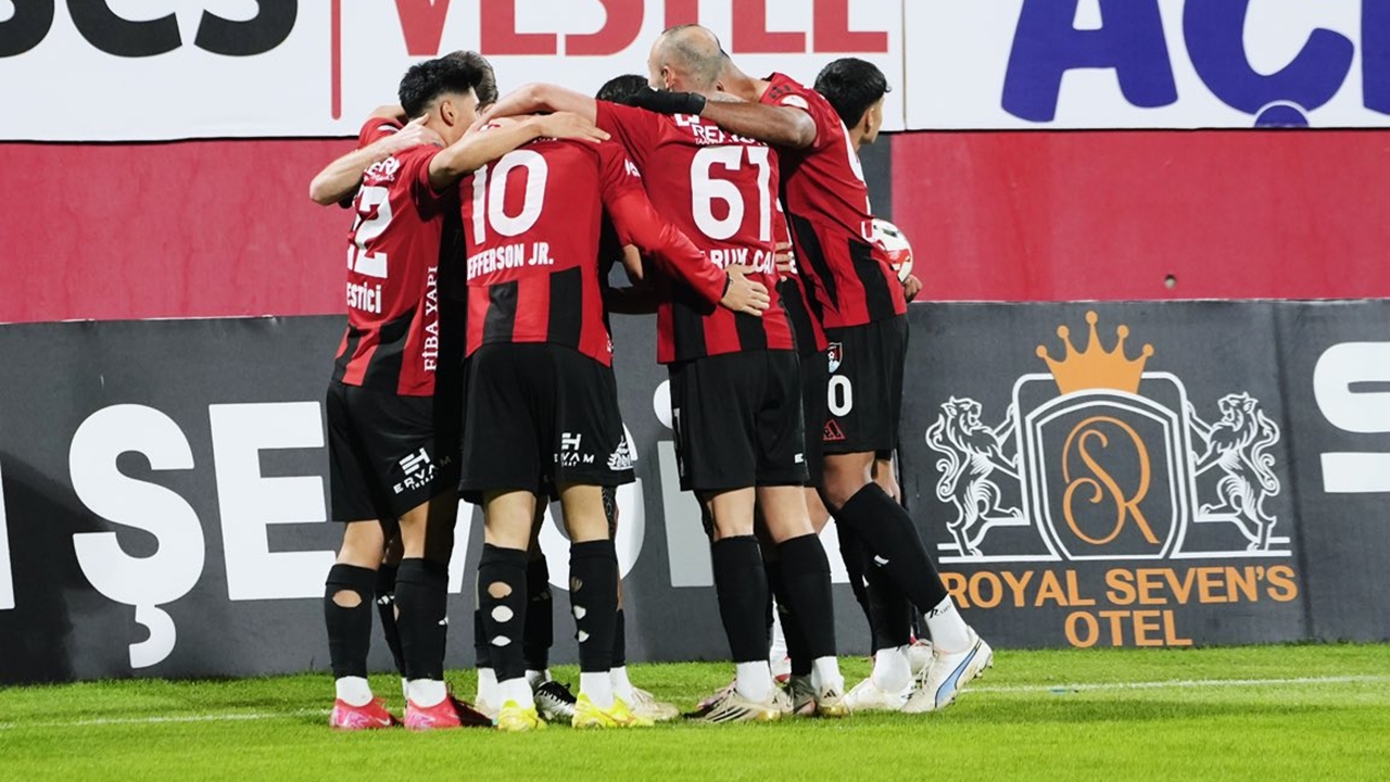 Van’da nefes kesen mücadele: 3 puan son saniyede geldi