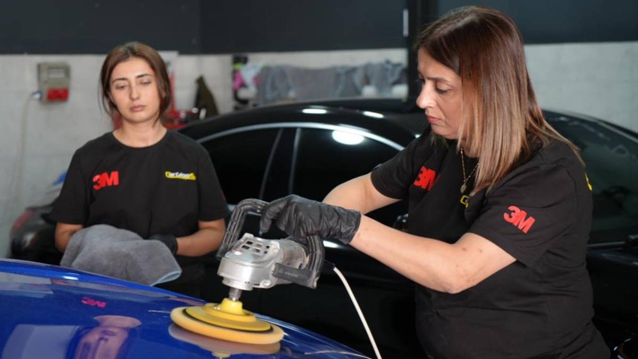 Nurgül Ustanın Diyarbakır’dan Antalya’ya uzanan oto boya serüveni