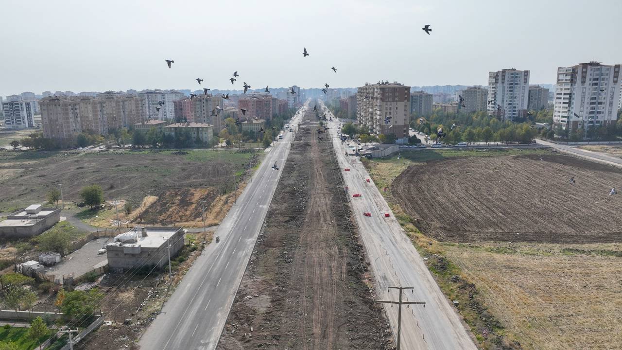 Diyarbakır Ali Gaffar Okan Bulvarı yenileniyor