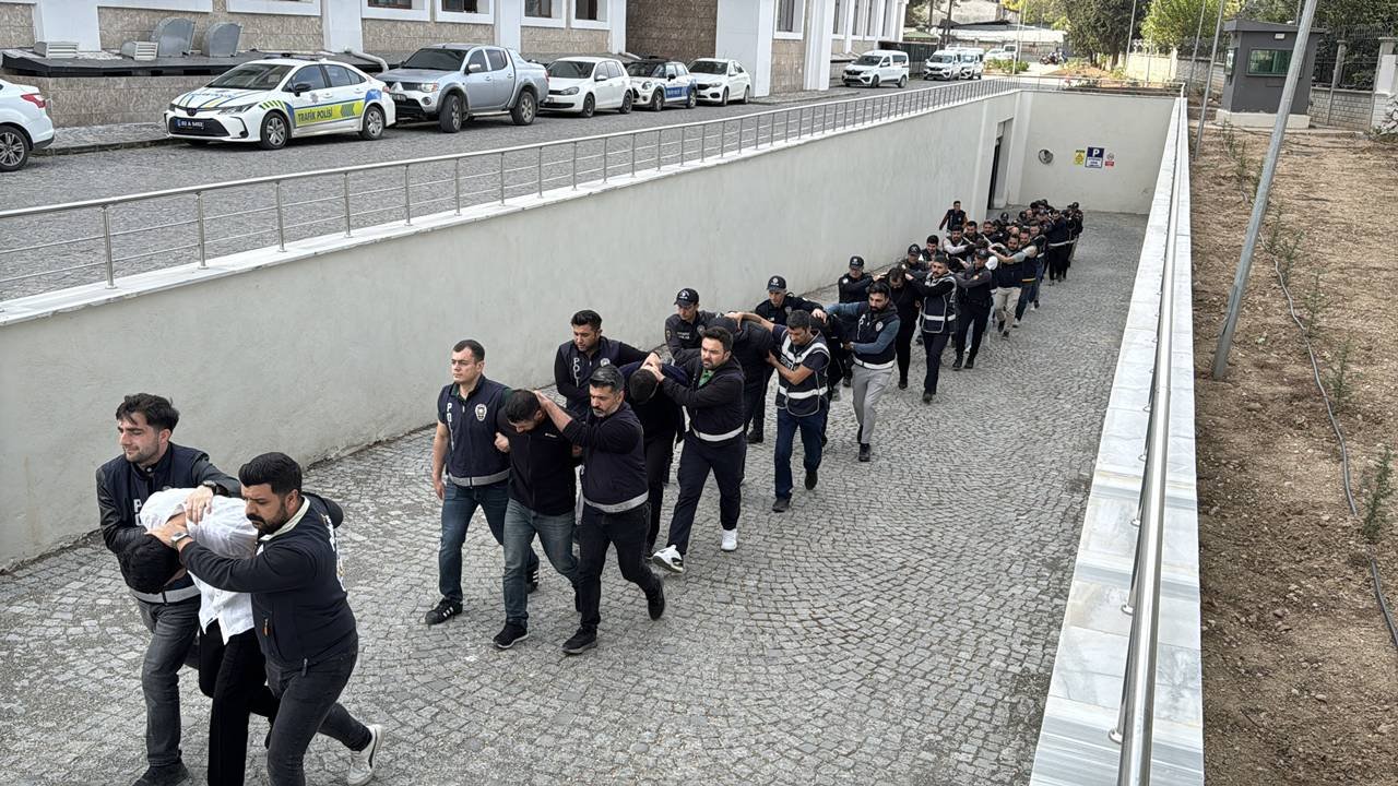 3 ilde operasyon: 28 kişi gözaltına alındı