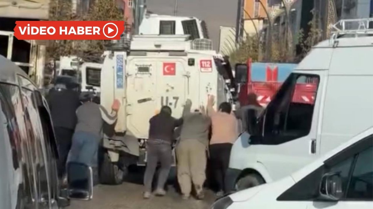 Hakkari’de zırhlı araç arızalandı: Vatandaşlar yetişti