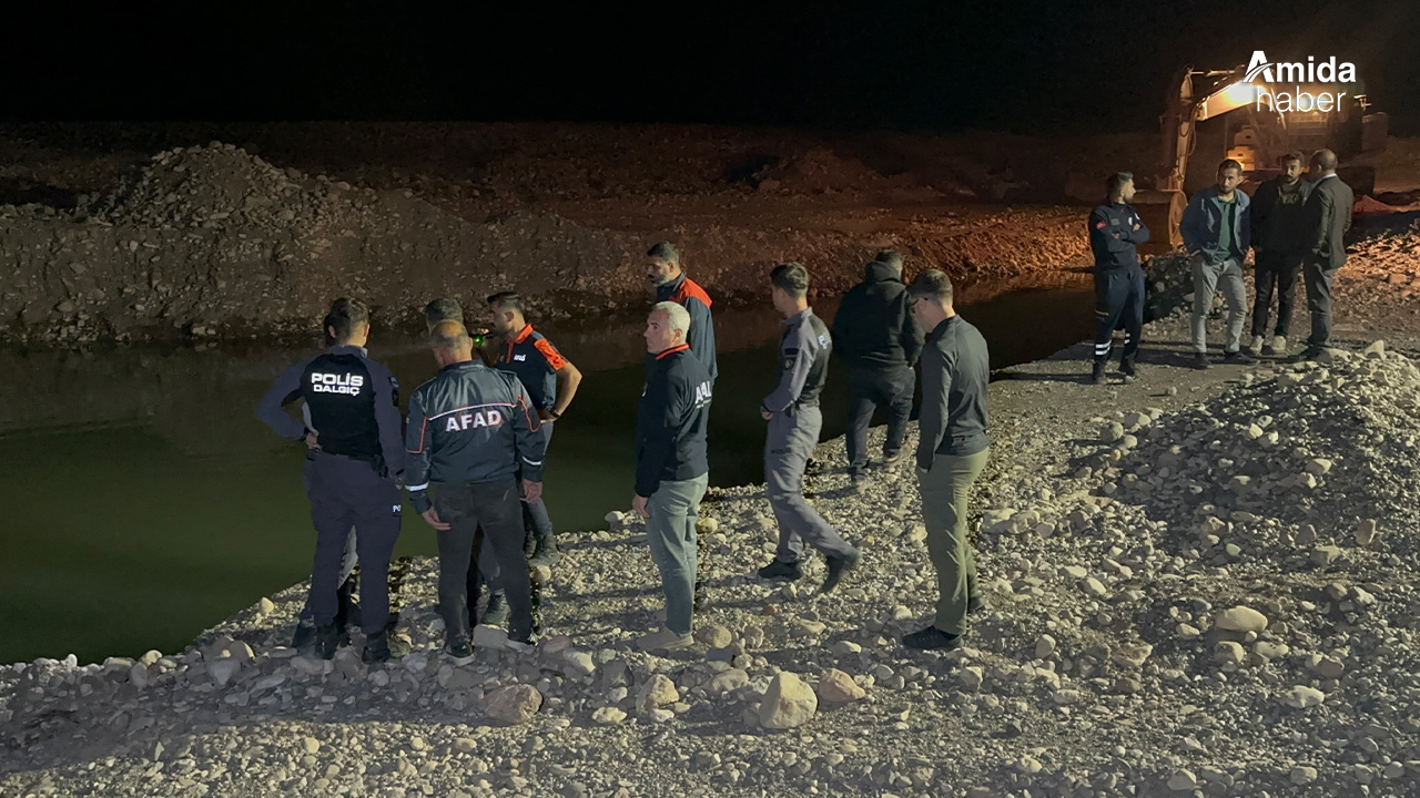 Adıyaman’da  kamyonet gölete düştü