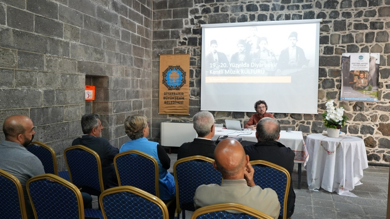 Diyarbakır’da kent müziği konuşuldu