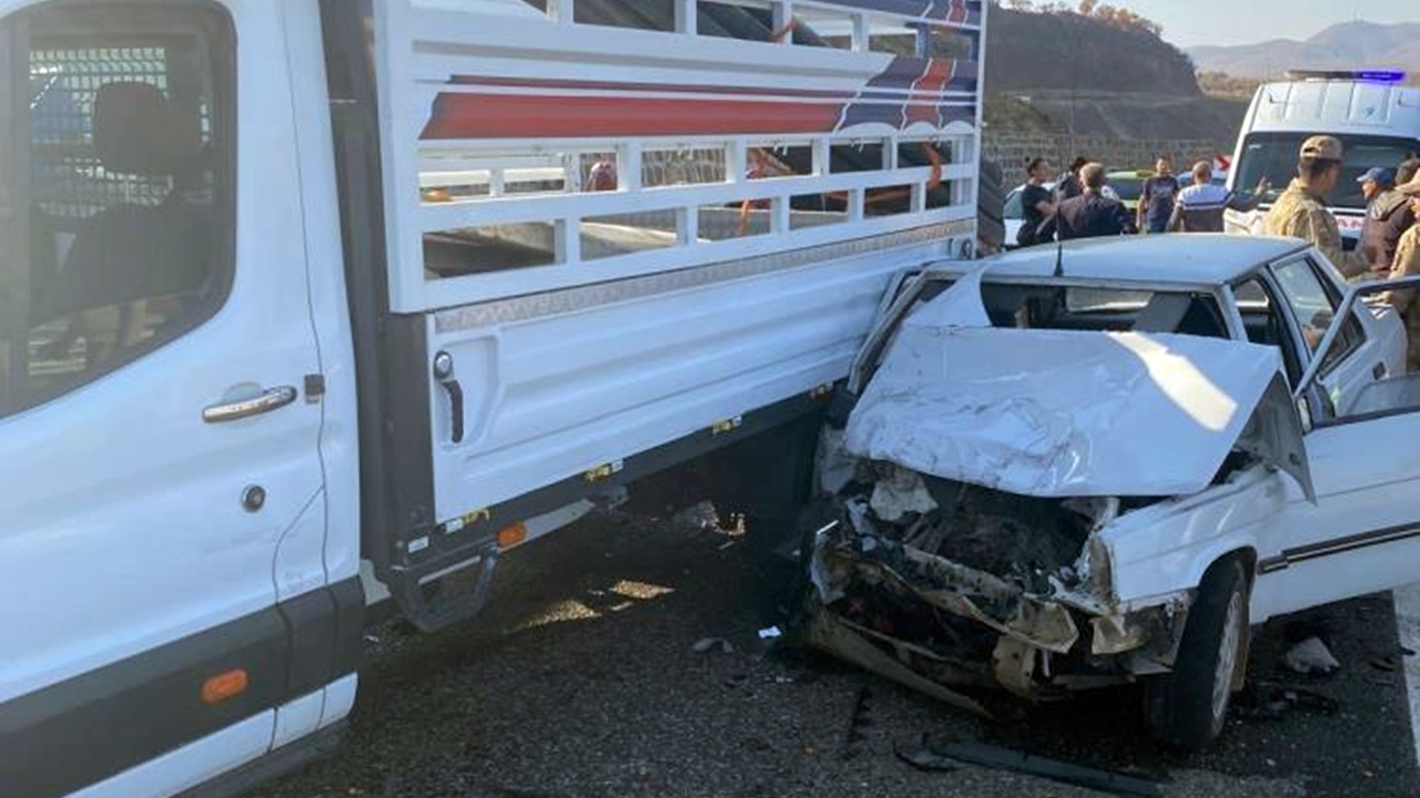 Bingöl’de kamyonetle otomobil çarpıştı: 1 ölü, 3 yaralı