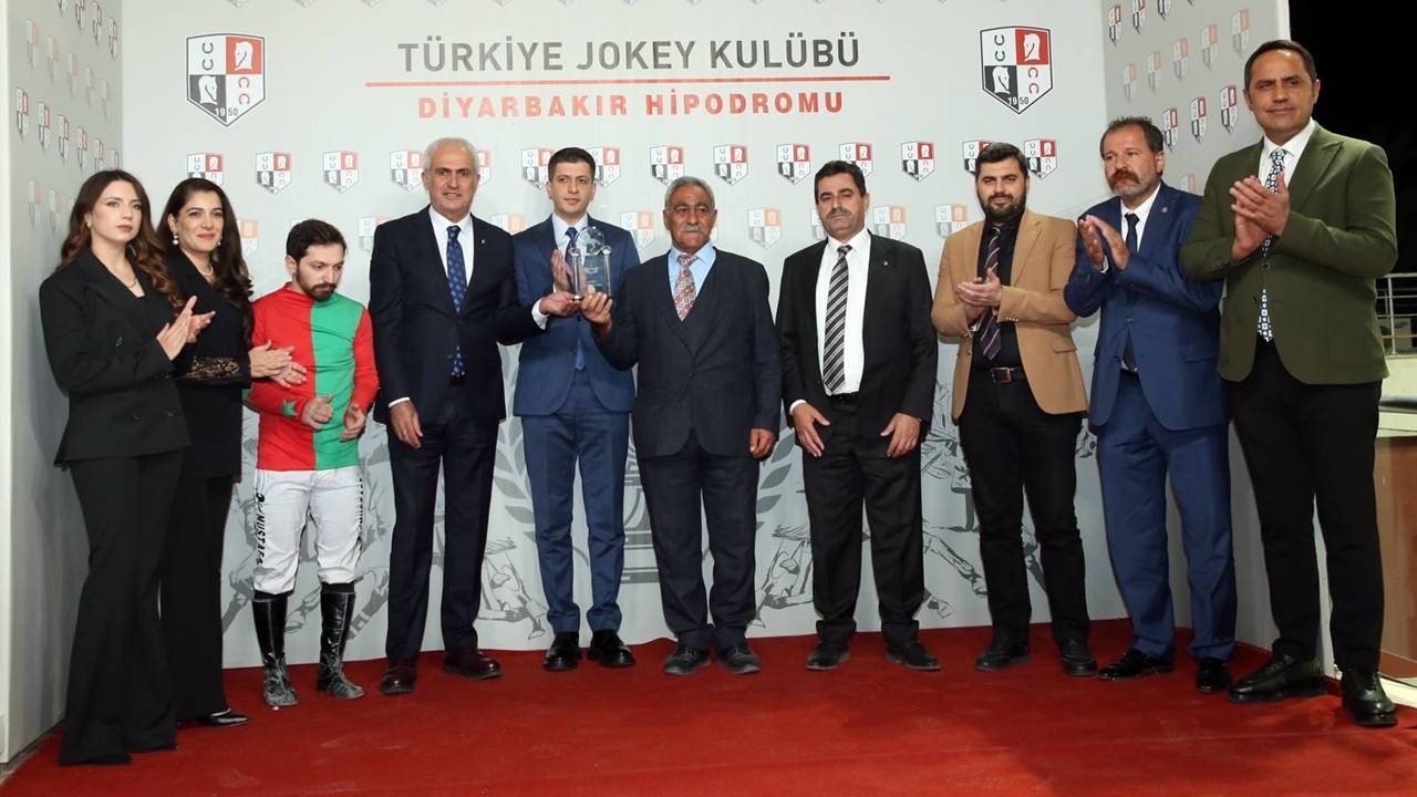 Diyarbakır’da DTSO koşusunda kazanan safkan ödüllendirildi