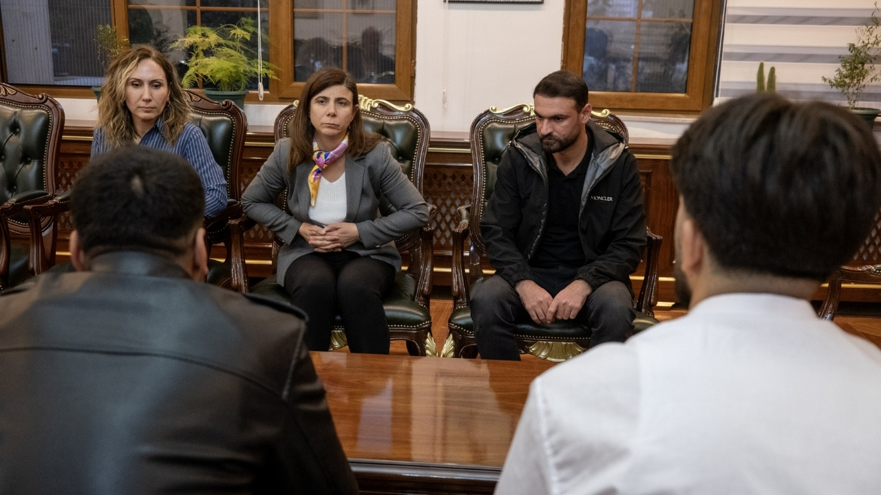 Serra Bucak mağdur işçileri dinledi