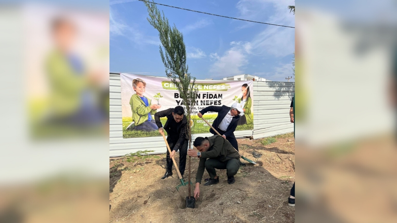 Diyarbakır’da fidanlar toprakla buluşturuldu
