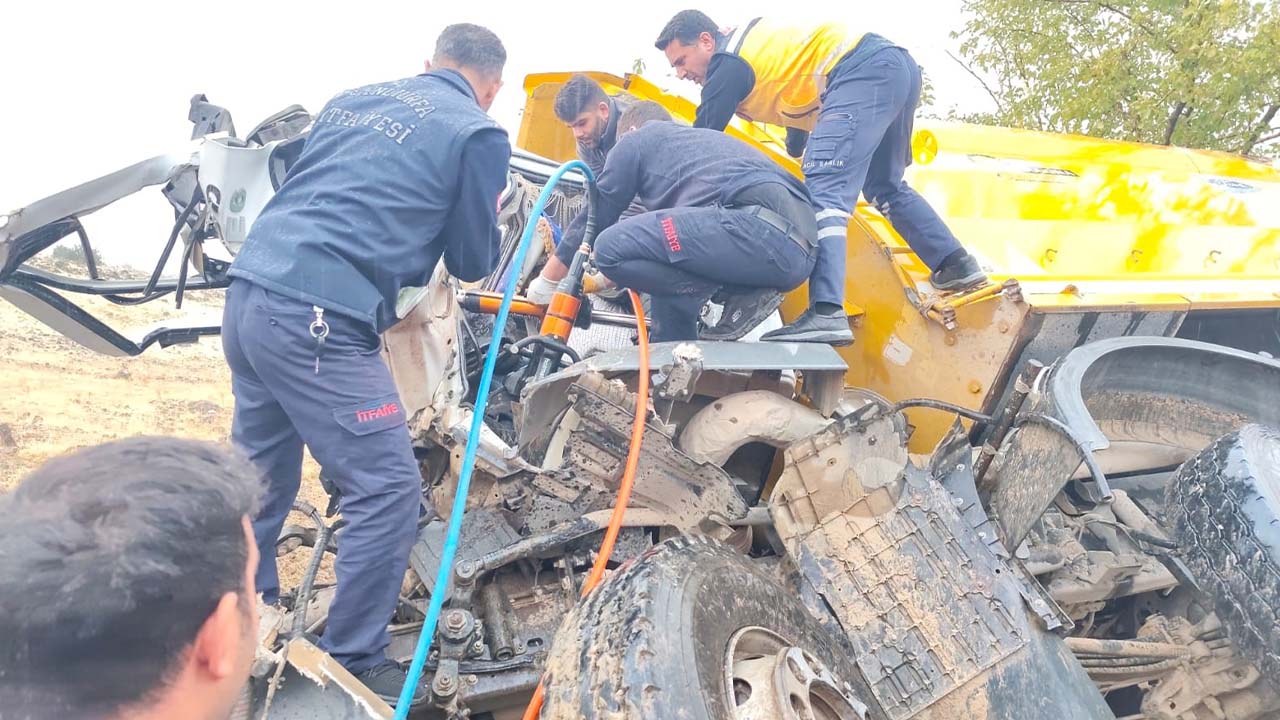 Siverek- Adıyaman yolunda feci kaza: Ölü ve yaralılar var