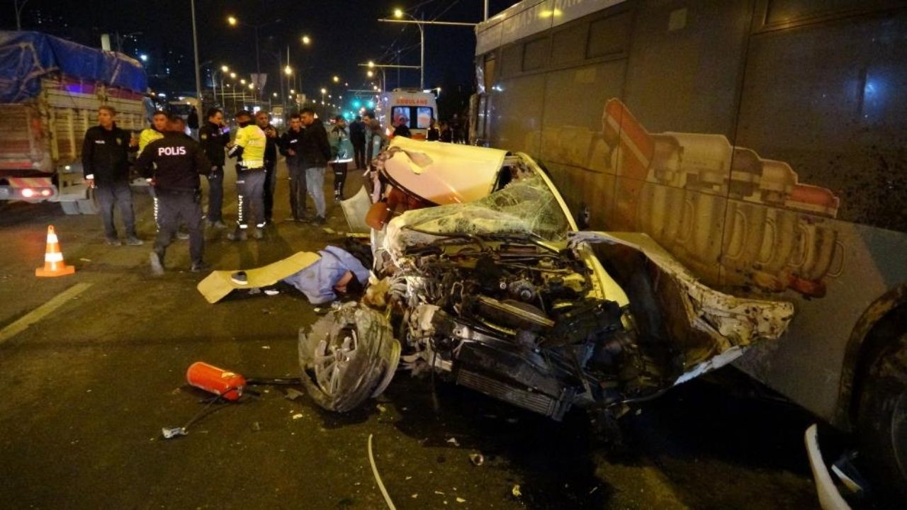 Malatya-Elazığ yolunda feci kaza: 2 ölü, 3 yaralı