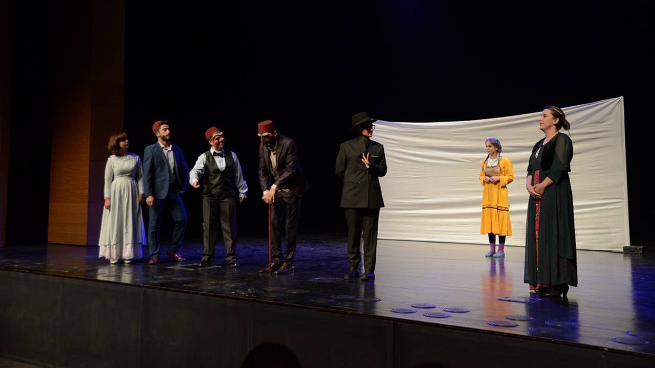 Diyarbakır Kürtçe oyun sergilendi