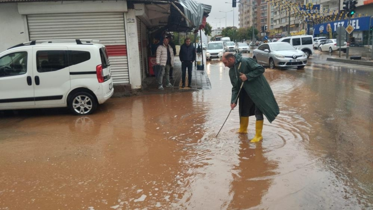 Silvan’da sağanak etkili oldu
