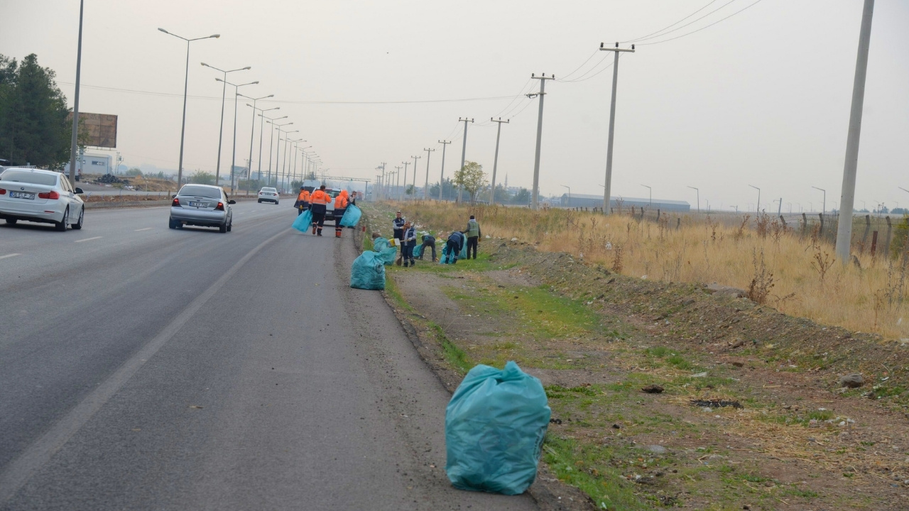 Diyarbakır’da kent giriş yerleri temizlendi