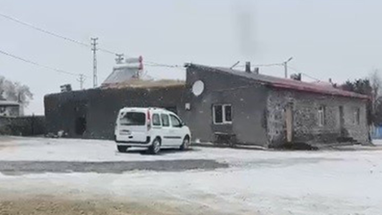 Kars’ta yüksek kesimlerde kar yağışı etkili olu