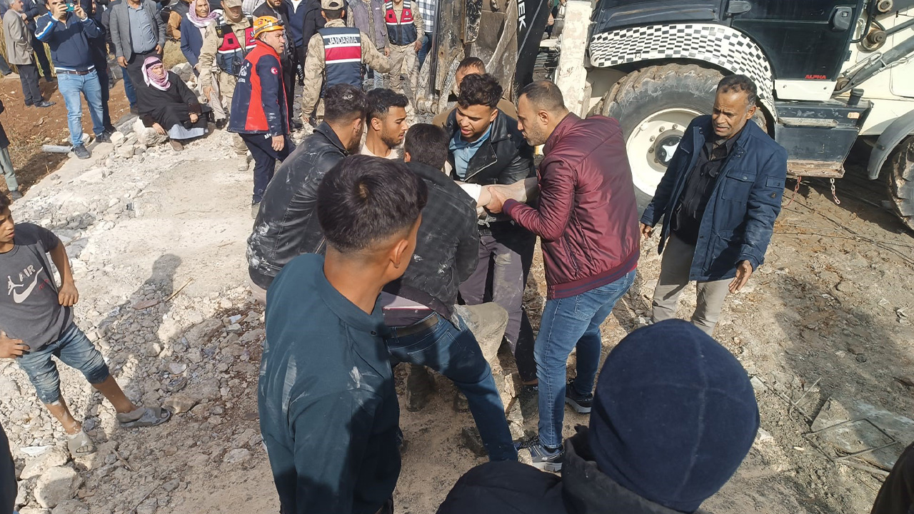 Şanlıurfa’da göçük altından çıkarılan 16 yaşında 2 çocuk işçi kurtarılamadı