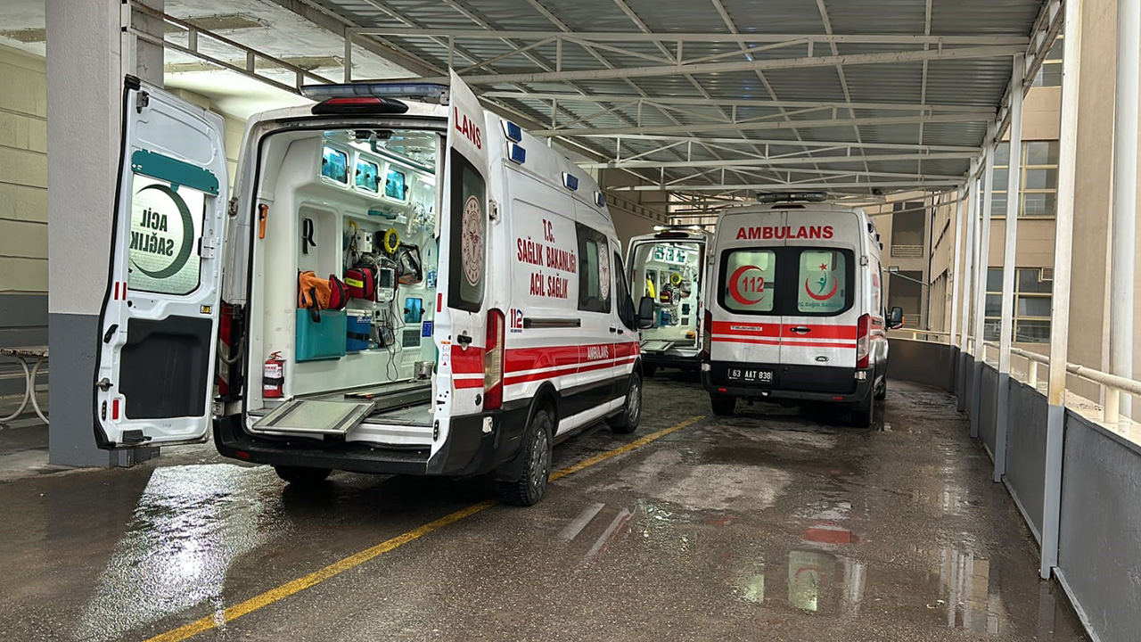 Siverek’te traktör ile otomobil çarpıştı : 5 Yaralı