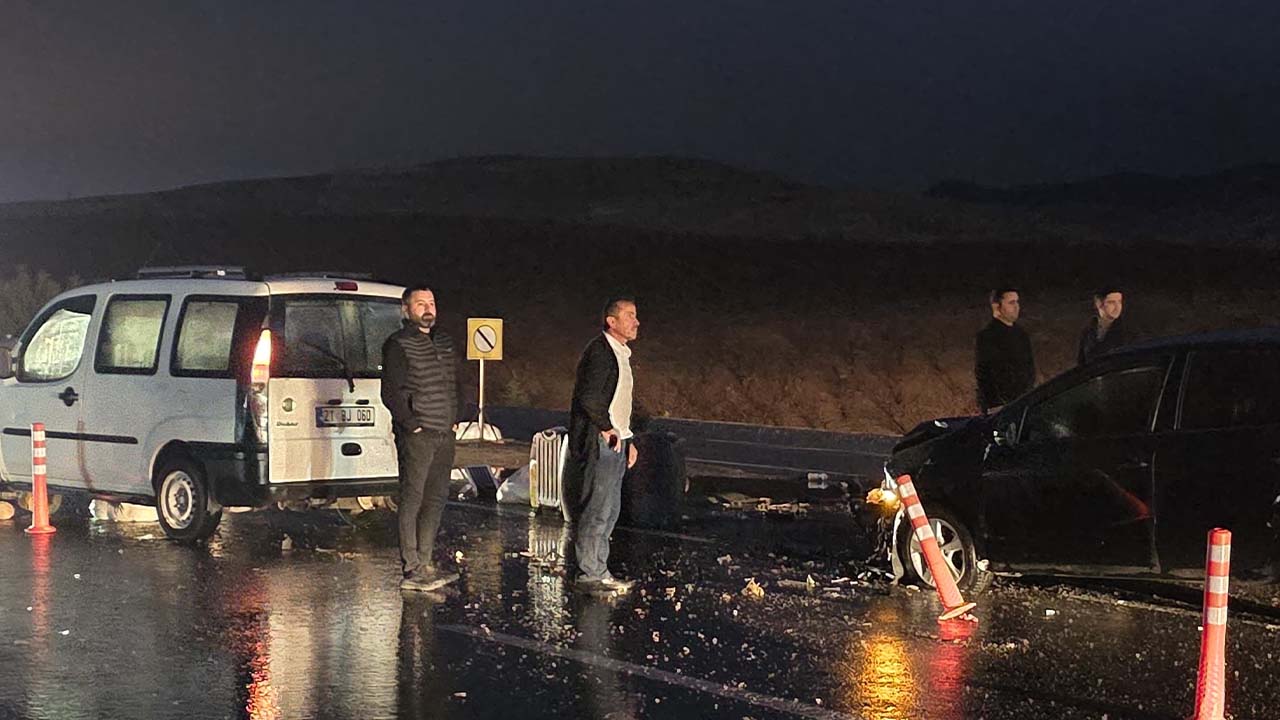 Siirt'te trafik kazası: Araçlarda maddi hasar meydana geldi