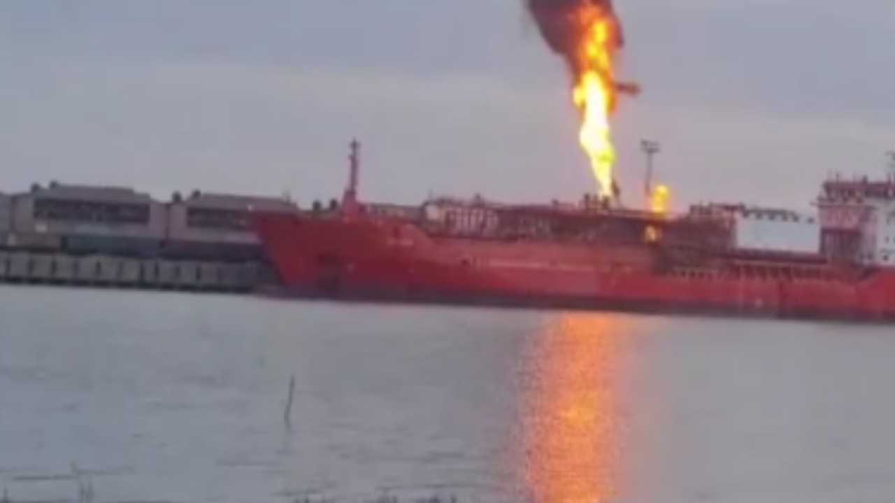 Ukrayna’da Türk gemisi vuruldu