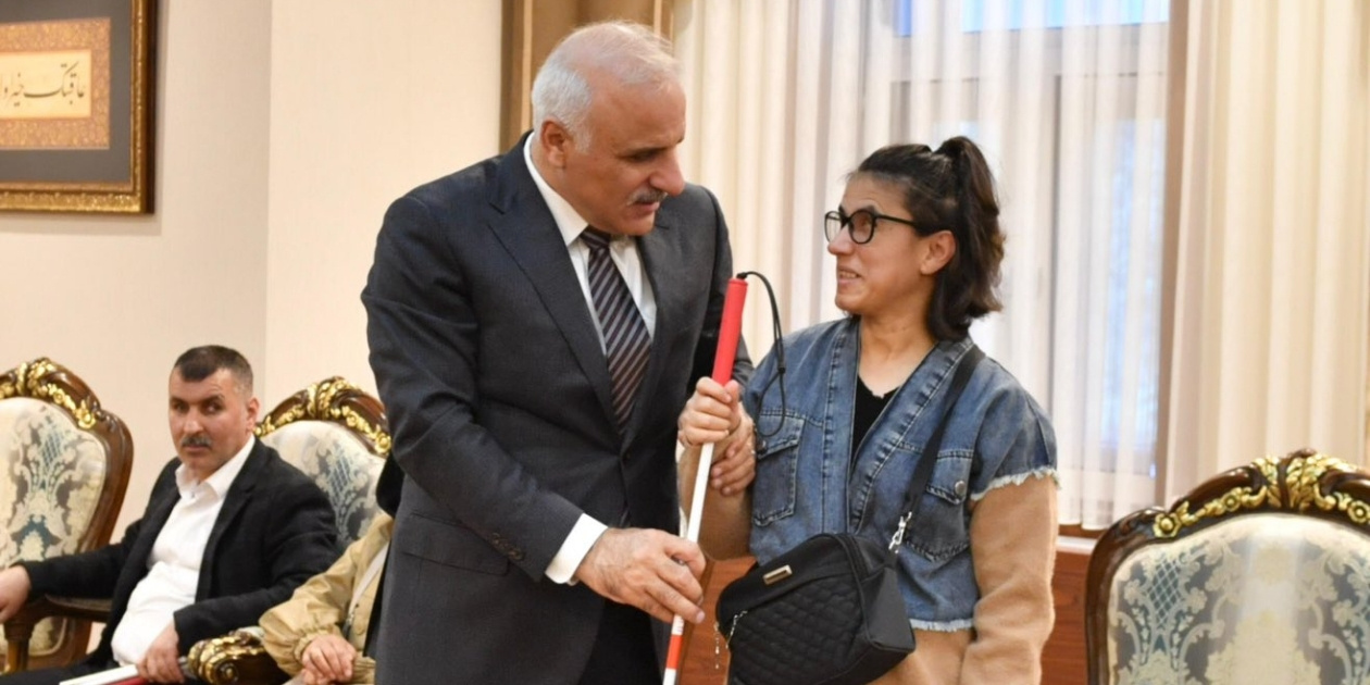 Diyarbakır Valiliğinden görme engelli bireylere destek