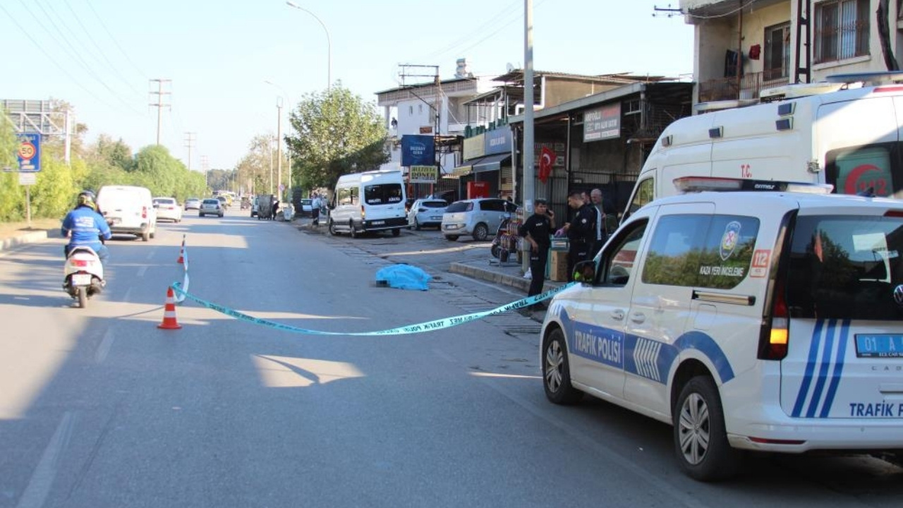 Adana: Otomobilin çarptığı yaşlı adam kurtarılamadı